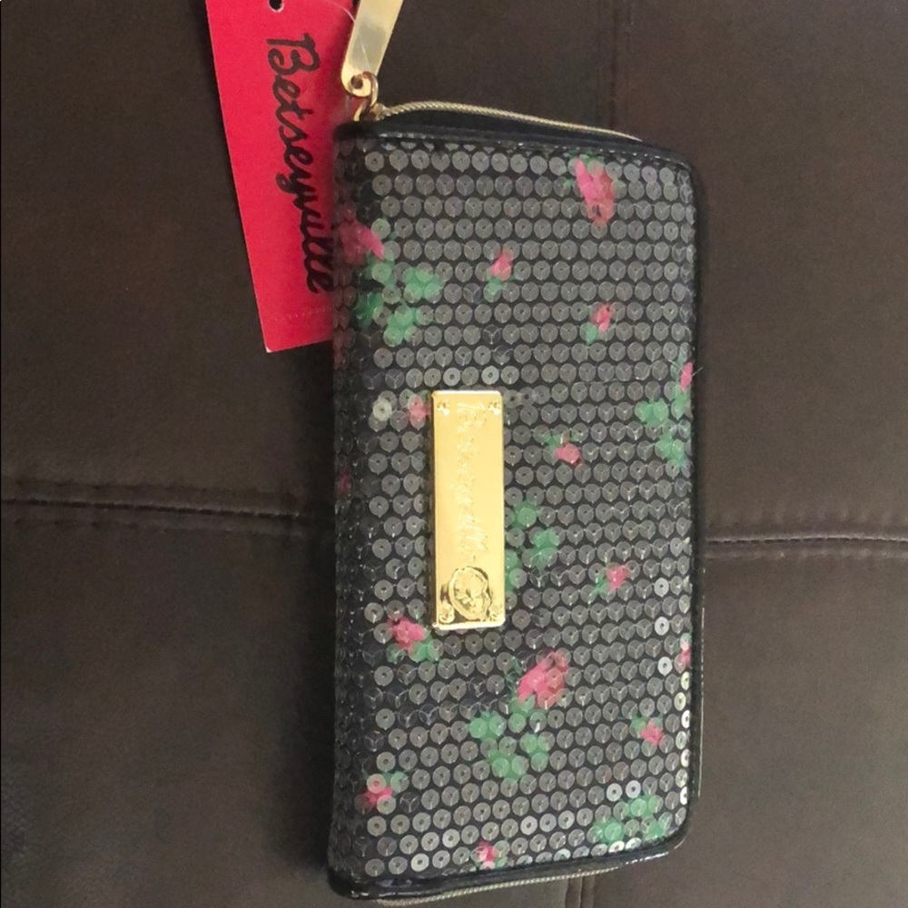 Betsyville Wallet